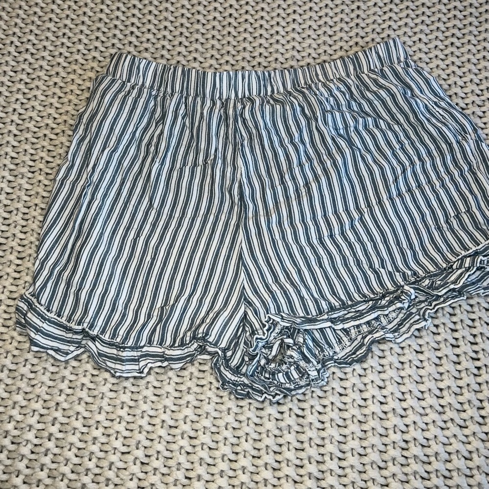 Striped flowy shorts